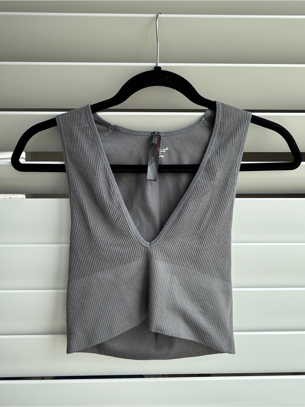Urban Outfitters Ribbed V-Neck Crop Tank Top - Gray